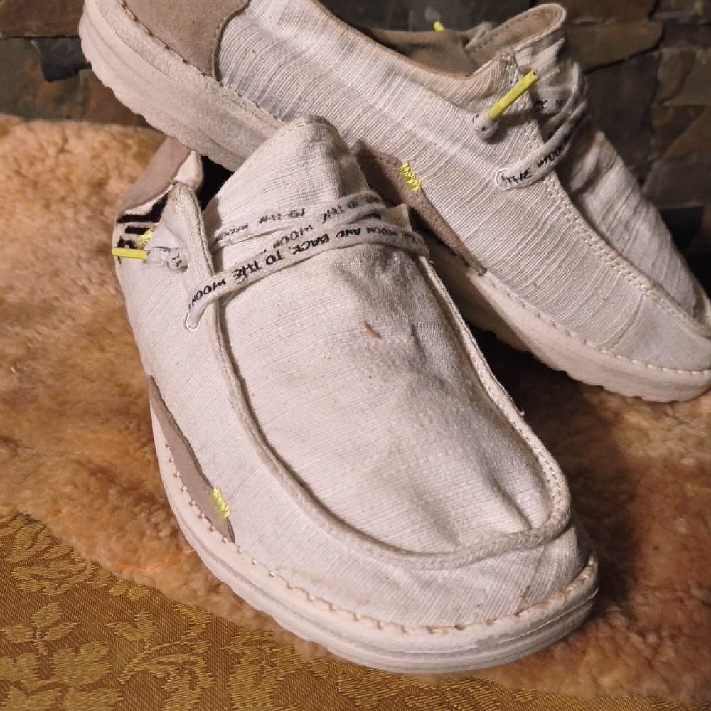 HEY DUDE! YEAH YOU! Tan and White Casual Flats with Moccasin Stitching - Picture 3 of 6